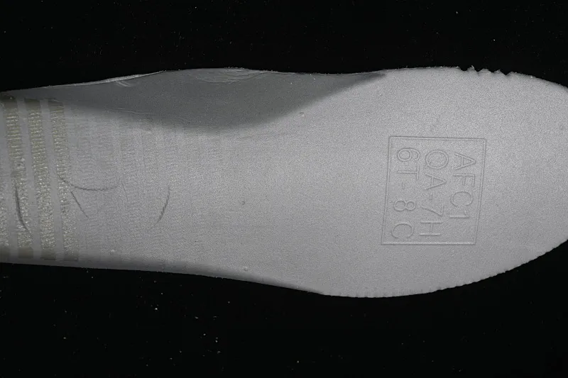 All categories Nk Air Force 1 Air Force series Nk Air Force 1 Mid Air Force mid-top Nk Air Force 1'07 Mid White gray black Hand-painted fracture Three hook shadow Air Force 1 strap mid-top casual sneakers CW2289-111